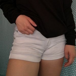 WHITE SHORTS